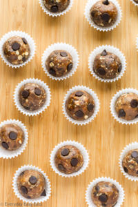 No-bake, 5-Ingredient Chocolate Chip Peanut Butter Snack Bites that are as healthy as they are delicious! | EverydayEasyEats.com