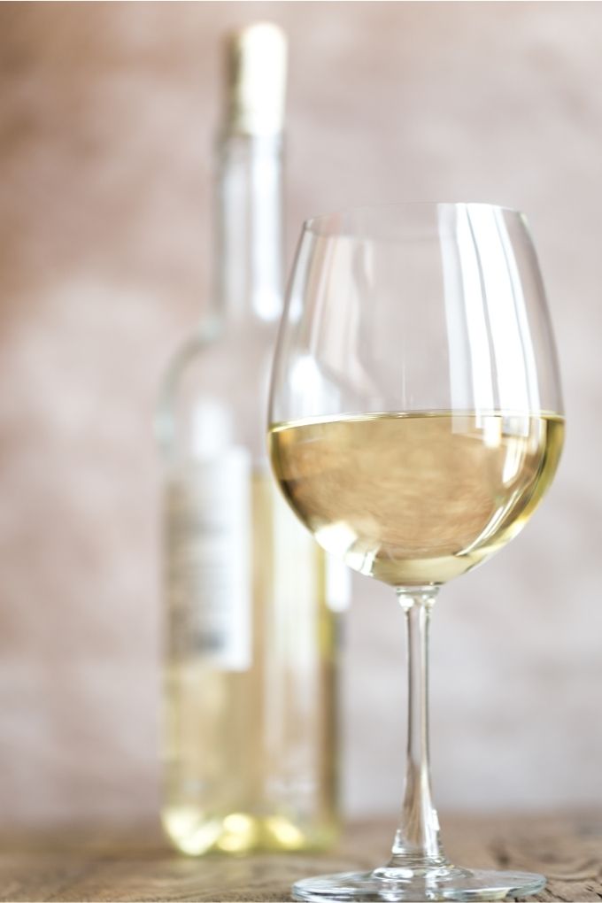 The Best Natural, Organic Wine Delivery Services Online: Glass of white wine
